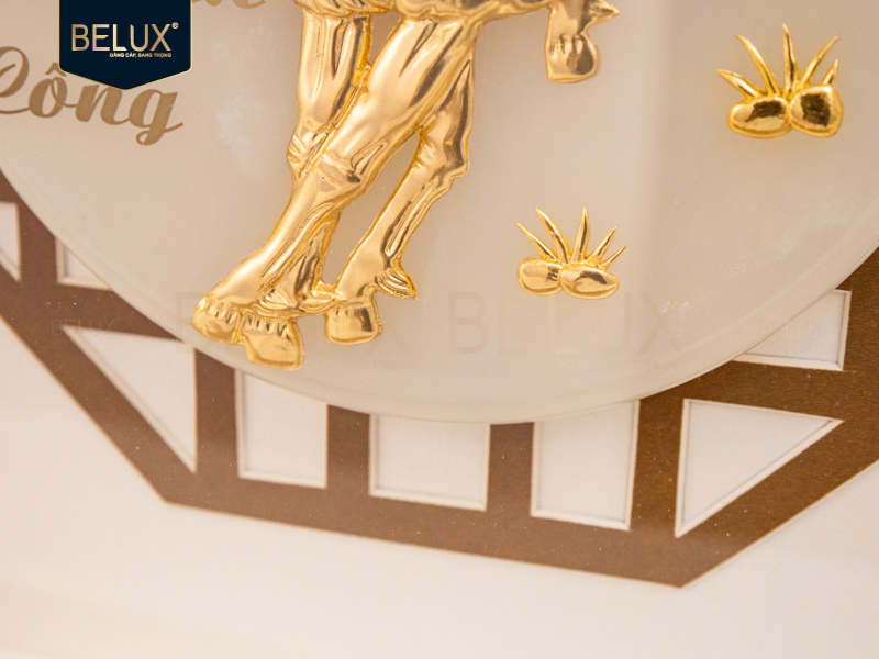 Tranh “Mã Đáo Thành Công” dát vàng 24k – Biểu tượng của khát vọng và thành công bền vững